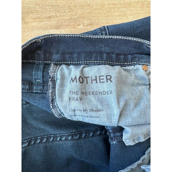 MOTHER The Weekender Fray in Chip on My Shoulder Dark Wash Size 32 Flare - Picture 6 of 11